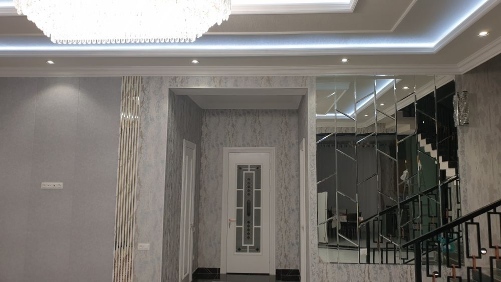 Уч кахрамон евро уй сотилади. 4  сотих кадастр ва канализация бор.