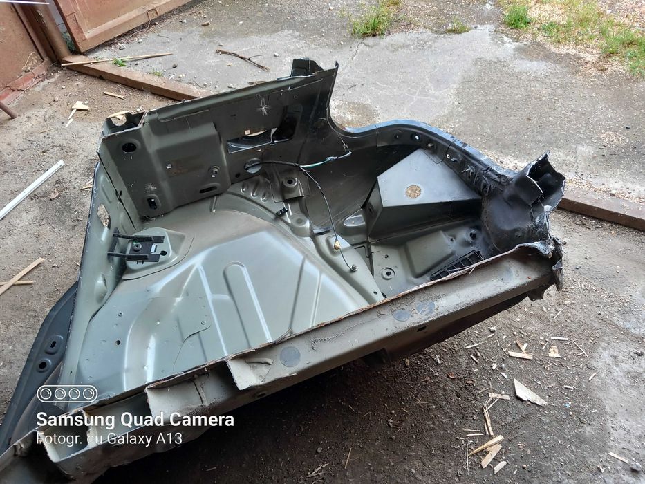 Vand aripa spate Renault Fluence