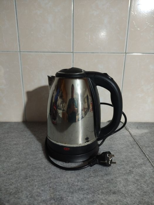 Срочно продаётся электро чайник