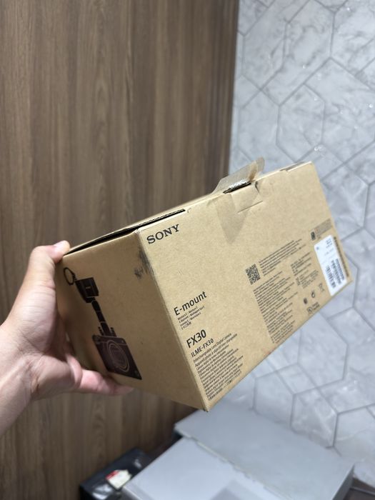 Sony fx30 sotiladi yangi xolatda