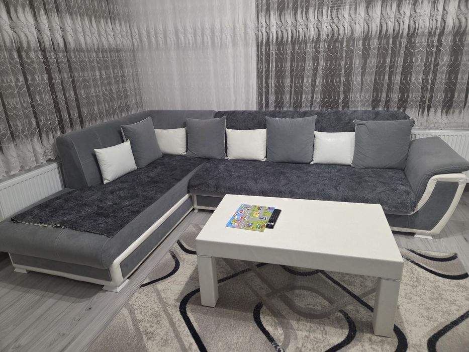 Комплект ъглов диван маса и килим