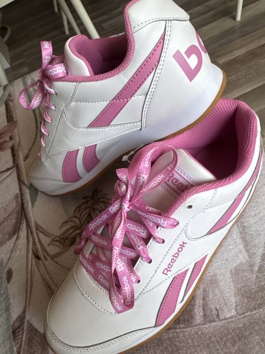 Маратонки на Reebok , нови !