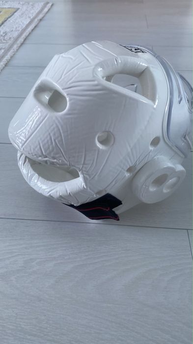 Продам шлем для таеквондо с каской