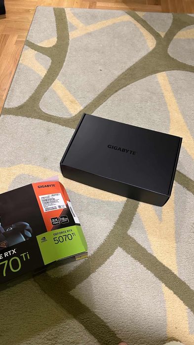 Видео  карта геймърска    оригинална    за  компютър.   Графична ка