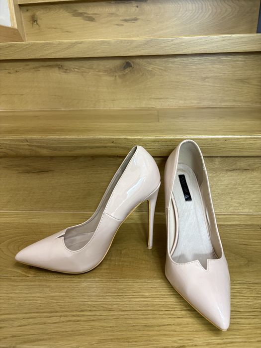 Дамски елегантни обувки на висок ток р-р 40/41