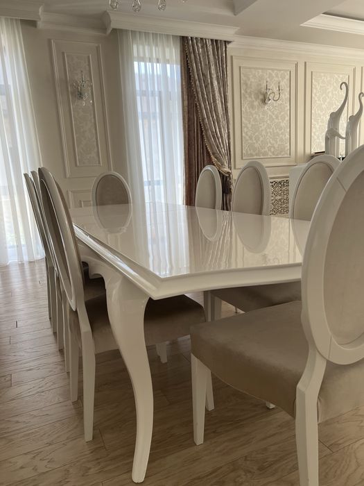 Продаю дизайнерский раскладной стол