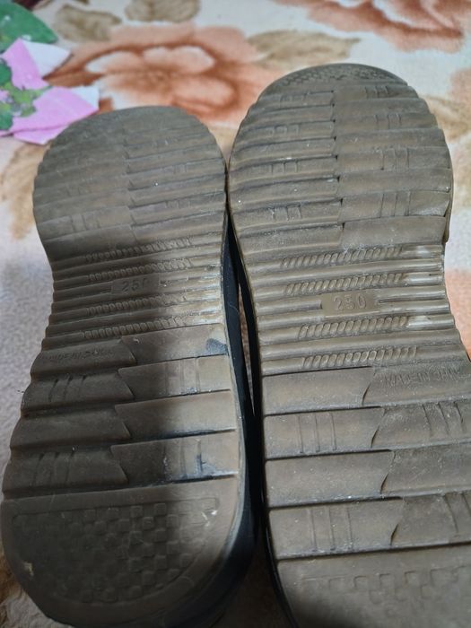Продаюца полусапожки женски зимние
