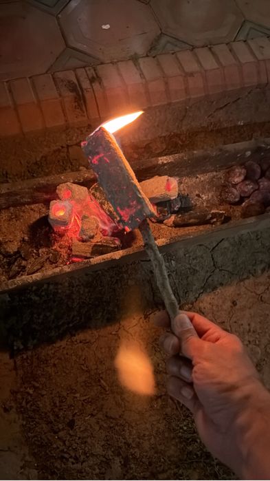 Древесный уголь в брикетах.