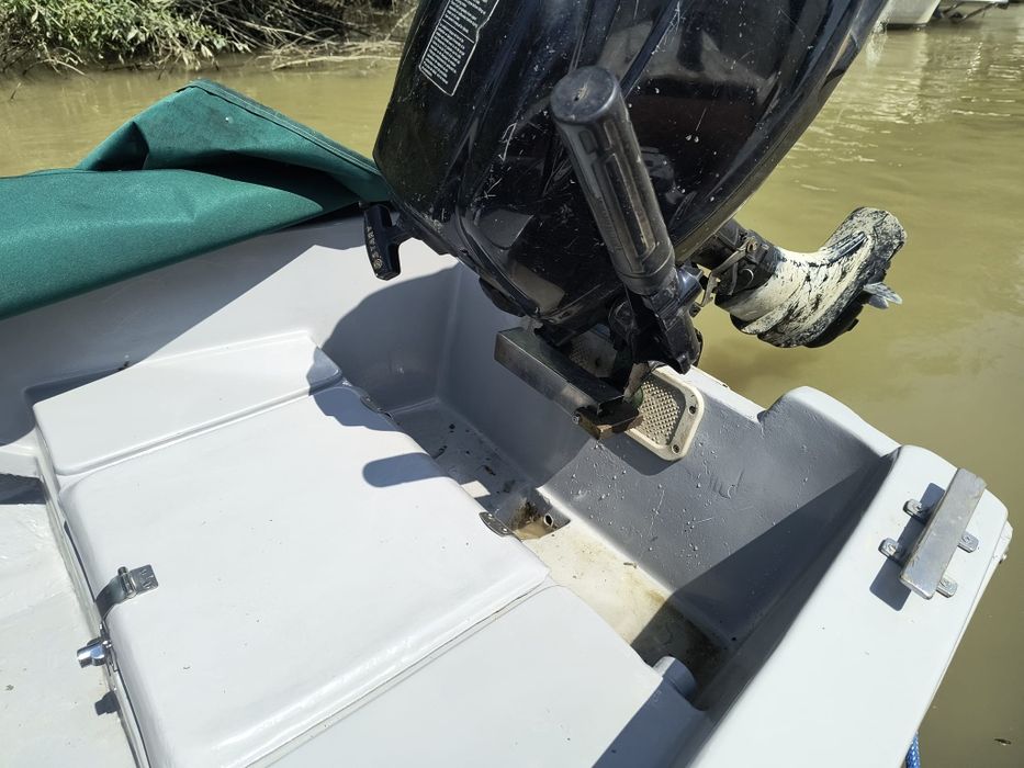 Barcă fibră sticlă