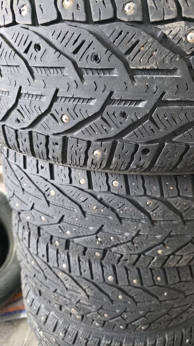 Шины зимние 215/55/17