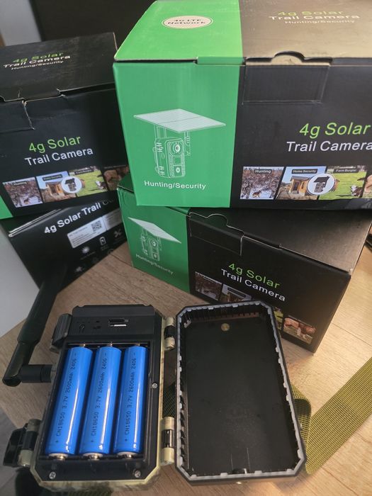 Camera vanatoare/stupi/cabana 4g live cu panou solar