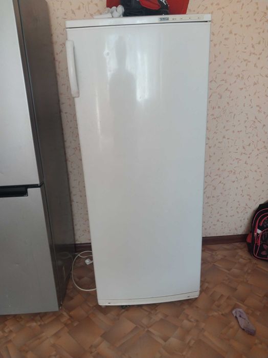 Продам морозильник