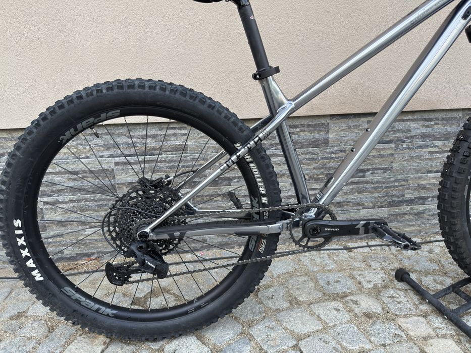 Боен твърдак COMMENCAL META HT AM размер: 27.5/42см
