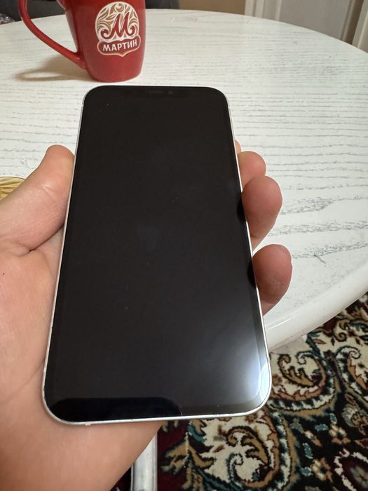 Iphone 12        .