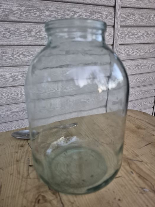 Продам  банки три литра