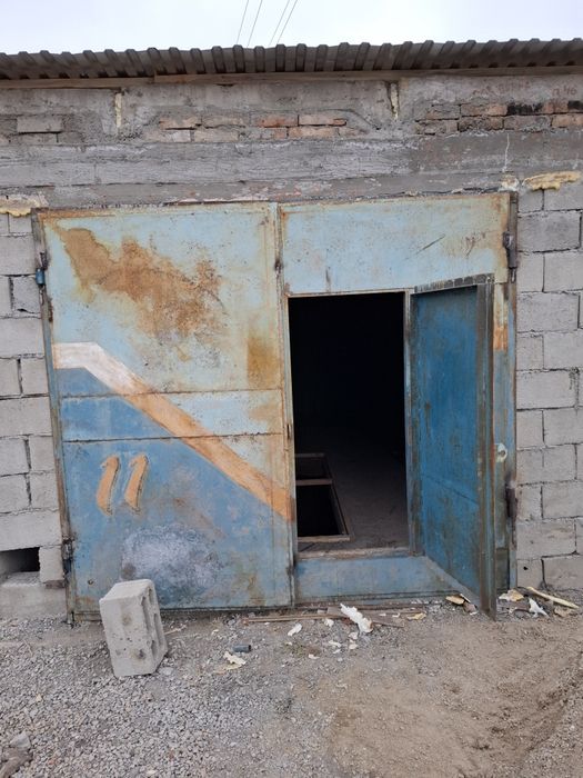 Продам гаражные ворота 4 пары