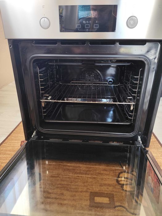 Продавам фурна за вграждане Whirlpool АКP-139