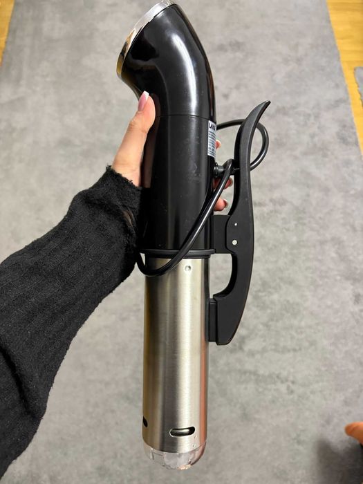 Aparat de gatit SOUS VIDE