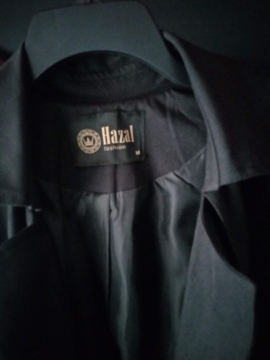 Подаю тренч черный