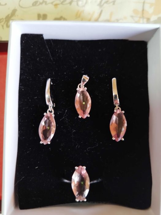 Сребърен комплект със султанит