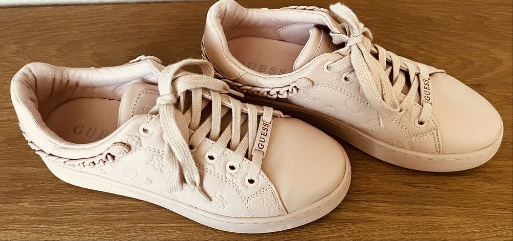 Кецове Guess еко кожа 38 номер