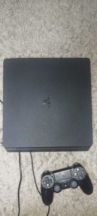 PS4 Slim 1TB SSD - Încărcare Rapidă + 5 Jocuri de Top