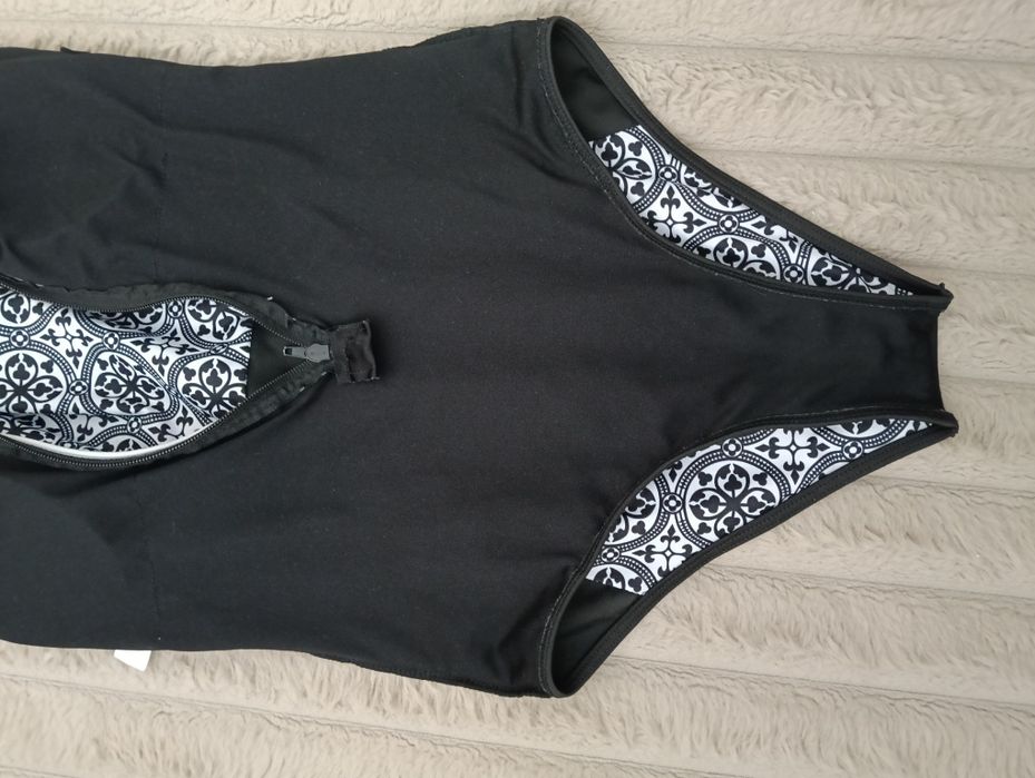 Costum de baie întreg , mărimea S