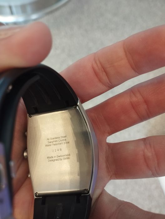 Продам часы наручные