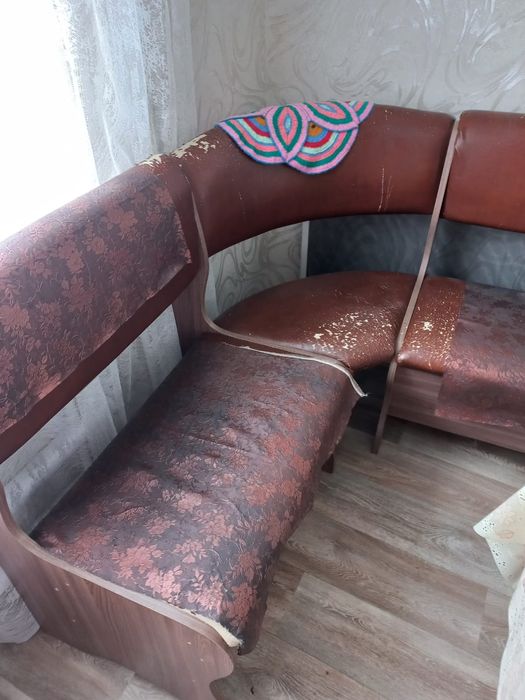 Отдам даром кухонный уголок