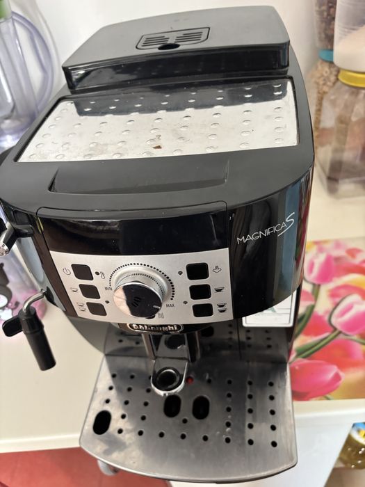 Esspresor automat cafea DeLonghi Magnifica S