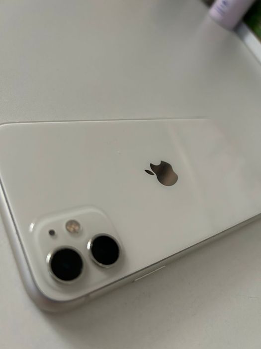 Айфон 11 с коробкой