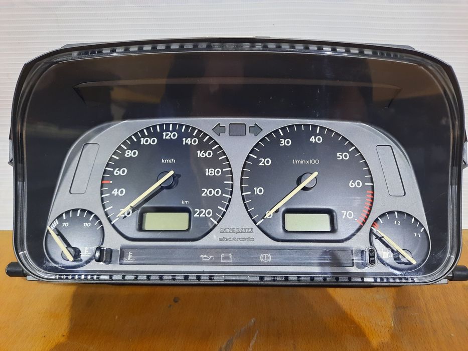 Щиток приборов Гольф 3, Вента