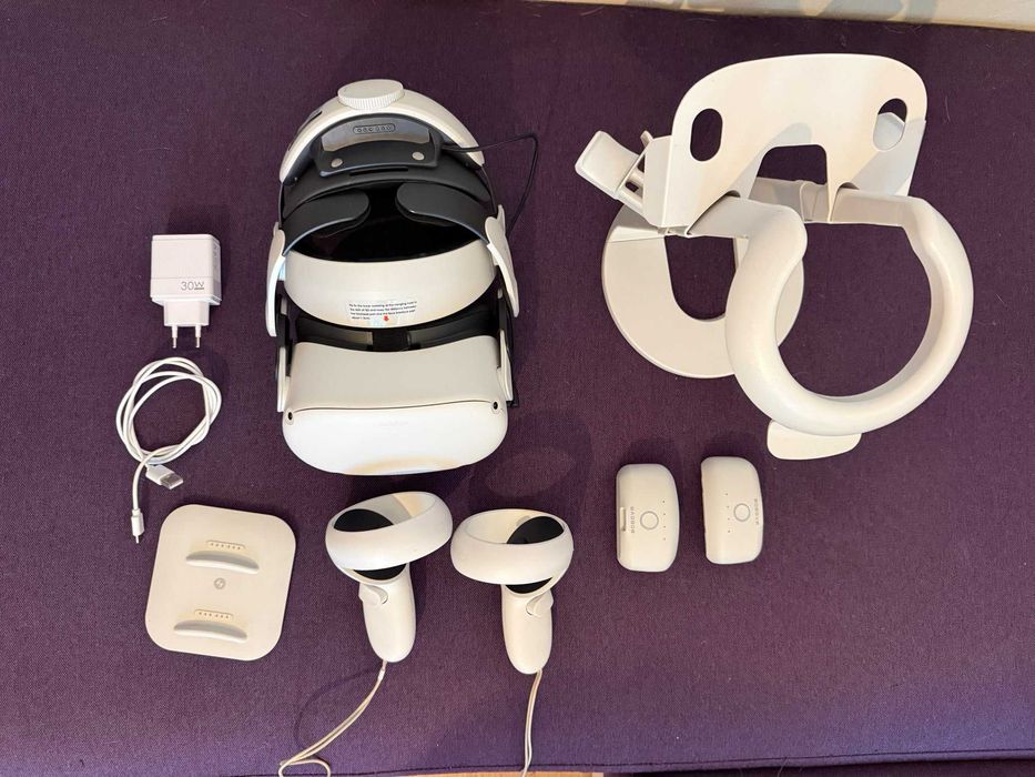 Meta Oculus Quest 2 256GB + BOBOVR M2 Plus-2 + 2 baterii + încărcător