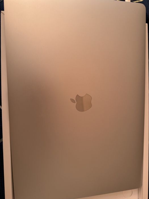 Macbook pro 2019, 16inch, 16GB Ram