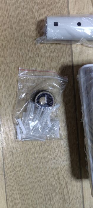 Нов Sensecap M1 Helium Антена Кабел Бокс Стойка пълен пакет