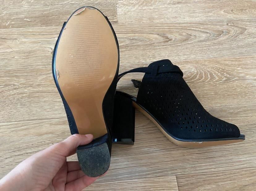 Продам новые босоножки