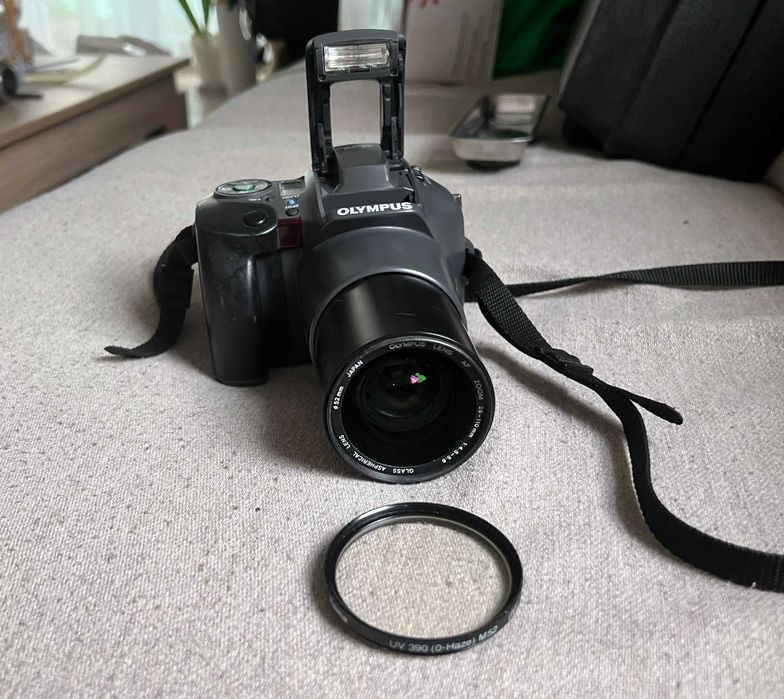 Camera foto film 35 mm Olympus IS-100 obiectiv 28-120mm