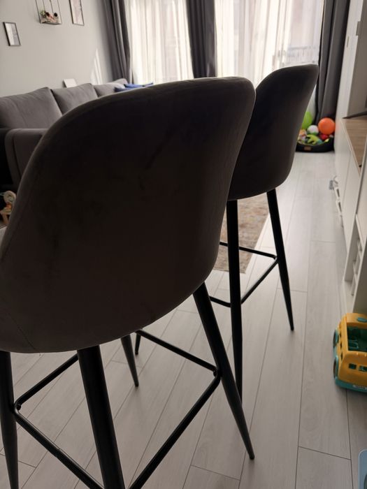 2 броя бар стола