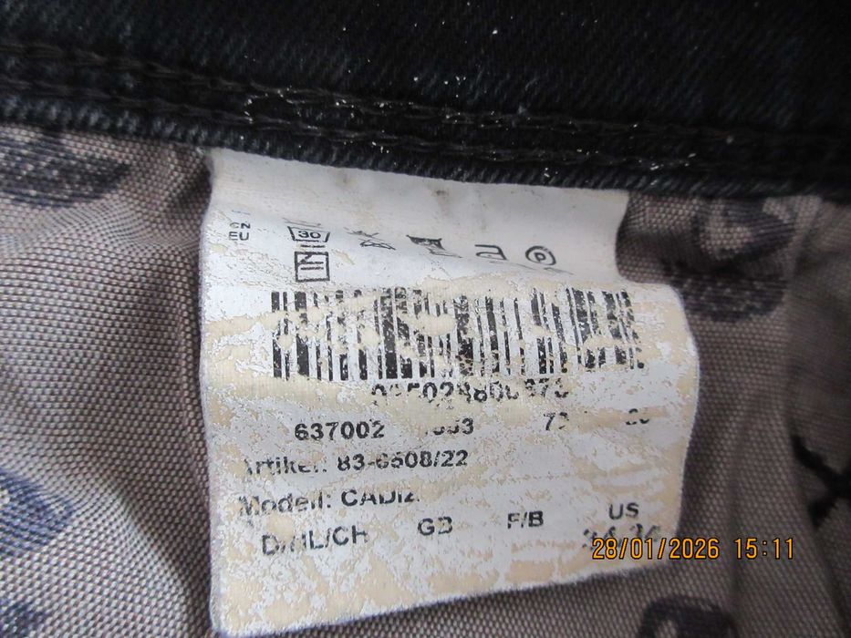 Blugi BRAX Cadiz Straight 34/90 cm.