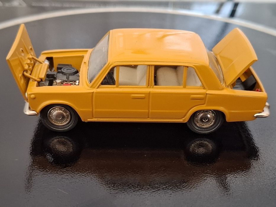 Коллекционная модель ВАЗ 2101 СССР,  масштаб 1;43