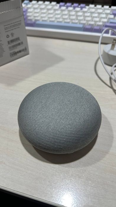 Продаю Google Home Mini.
