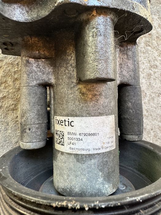 Хидравлична помпа бмв х5,е70(hidravlichna pompa bmw e70,3.0d)