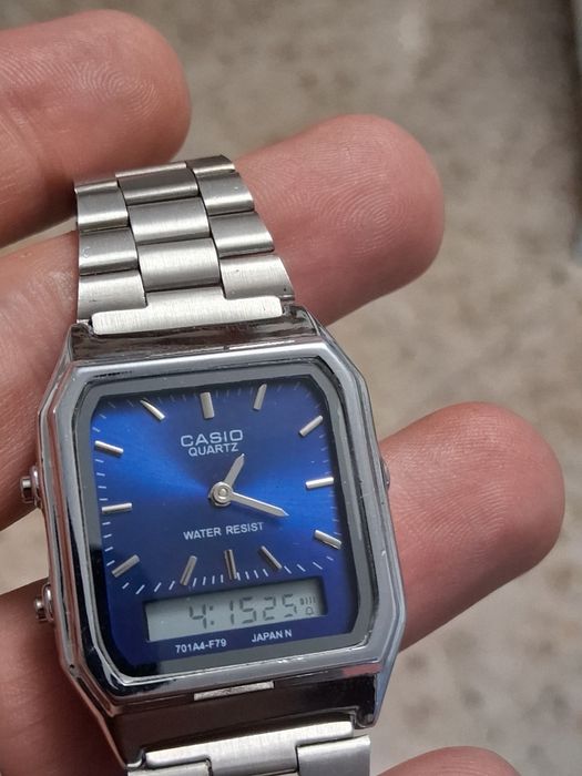 Vînd ceasuri Casio
