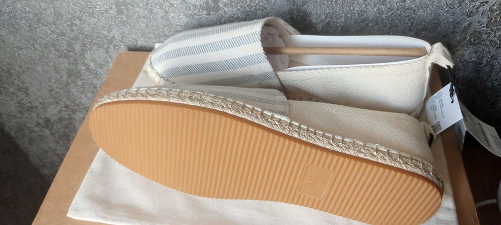 Эскадрильи из ткани в полоску Zara