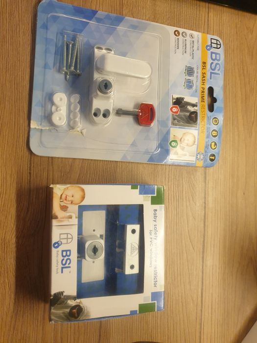 Блокираща брава за PVC дограма .Райбер  . Защита за прозорец . С КЛЮЧ