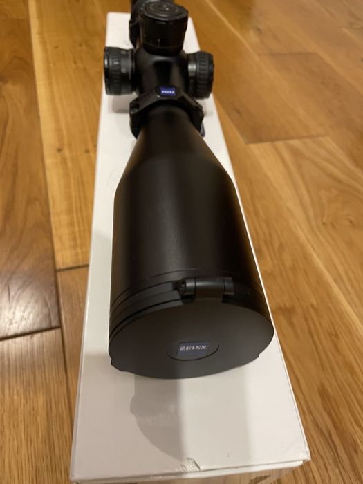 Lunetă zeiss victory v8