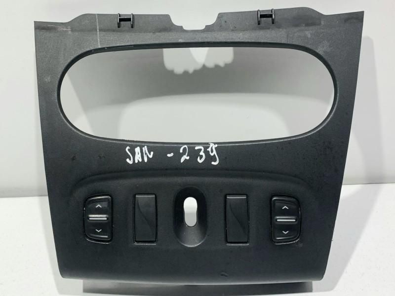 Ornament cu butoane comanda geamuri electrice Dacia Logan 2 275009384R