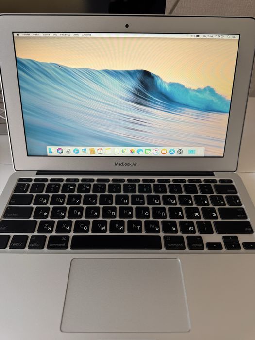 Продам MacBook Air Apple