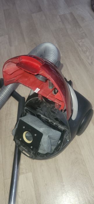 Продам пылесос в рабочем состояние.