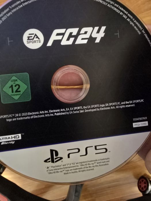 Vand consola Playstation 5 1TB + controller/ fifa24 25